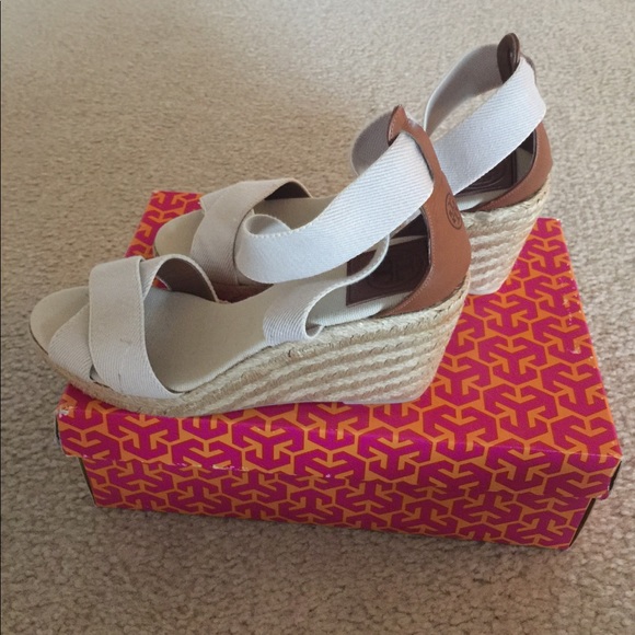 NIB Tory Burch Adonis wedge size 8 - Picture 2 of 6